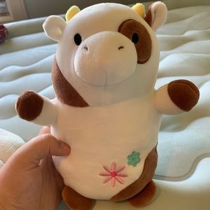8” Cow Hugmee Squishmallow